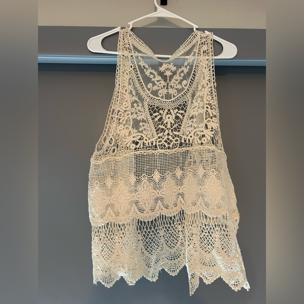 Cream Lace Vest - Picture 2 of 2
